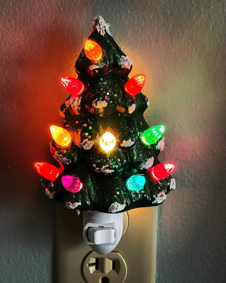 2026-08-25 6 PM Ceramic Lighted Tree (The Avenue West)