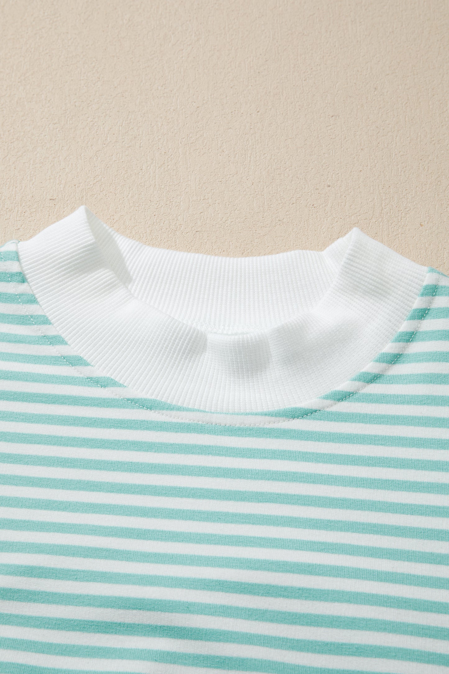 Green Stripe Cuffed Sleeve Contrast Mock Neck Tee Casual 2pcs Short Set