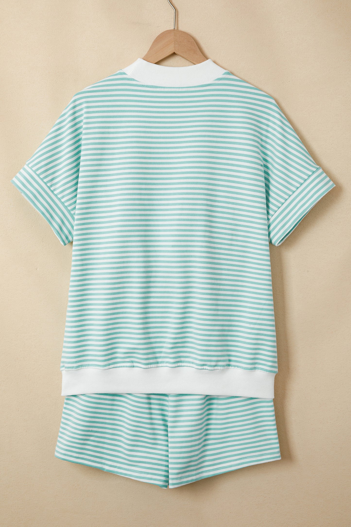 Green Stripe Cuffed Sleeve Contrast Mock Neck Tee Casual 2pcs Short Set