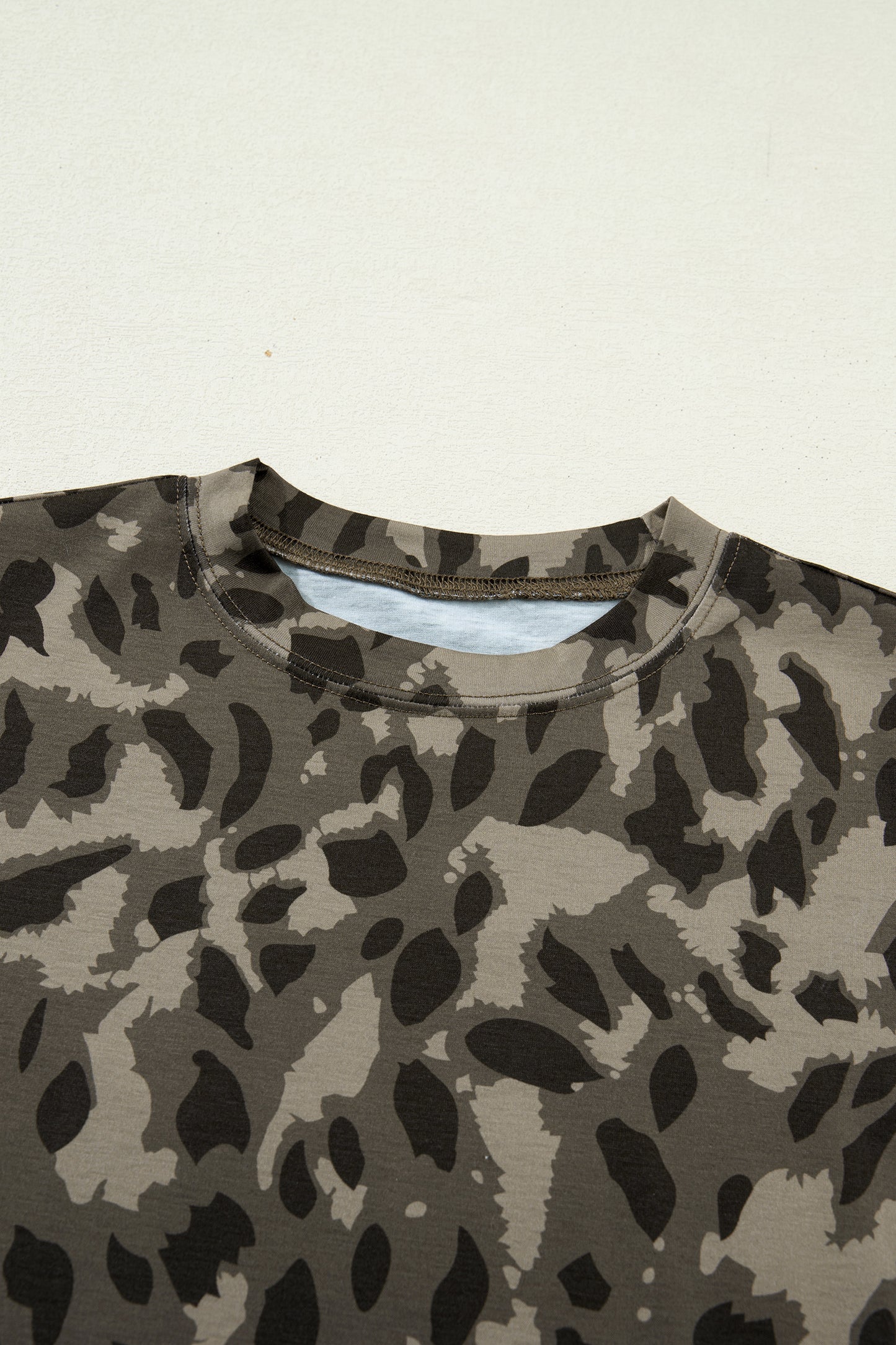 Brown Retro Leopard Print Mock Neck Slim Tee