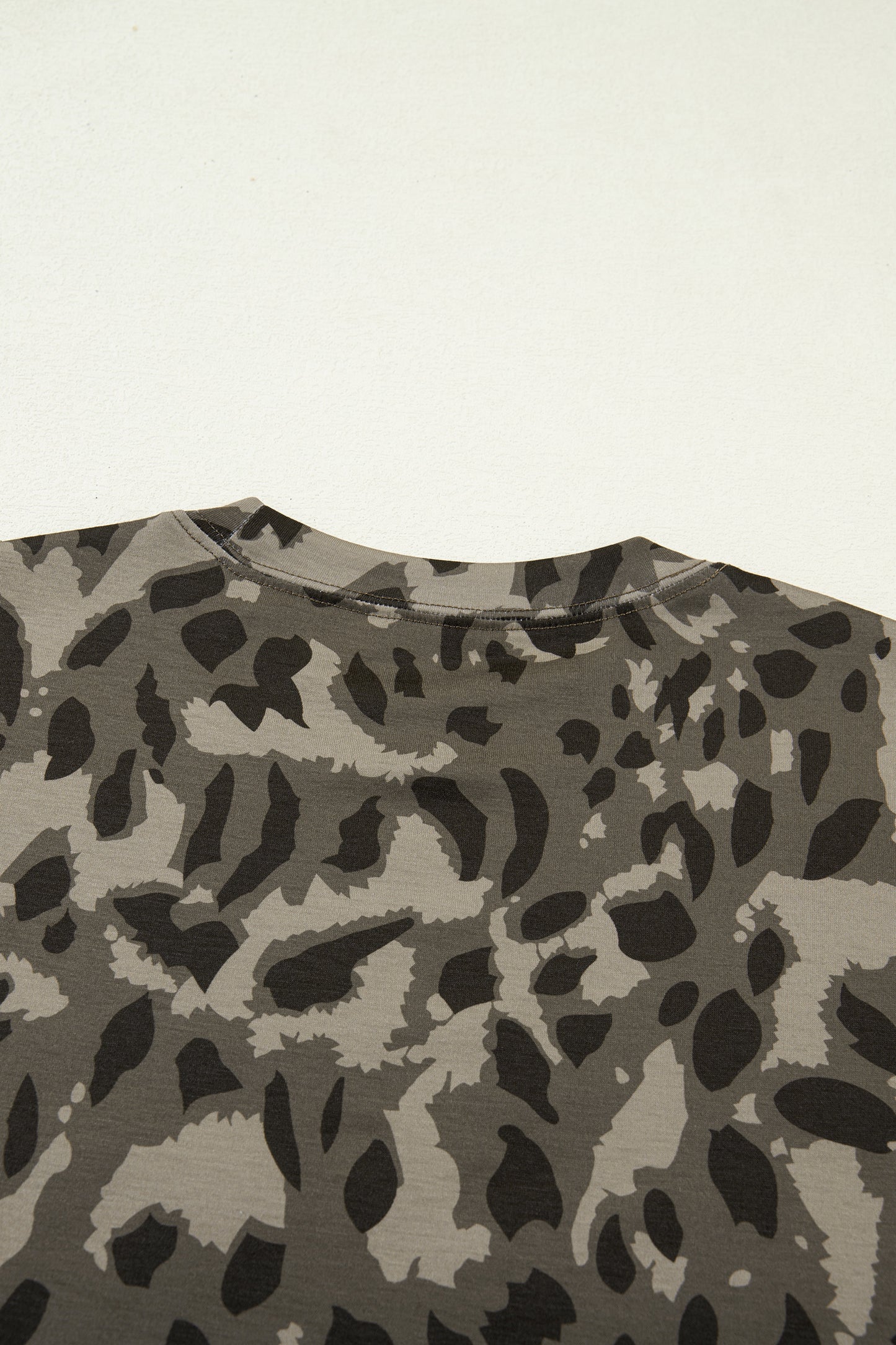 Brown Retro Leopard Print Mock Neck Slim Tee